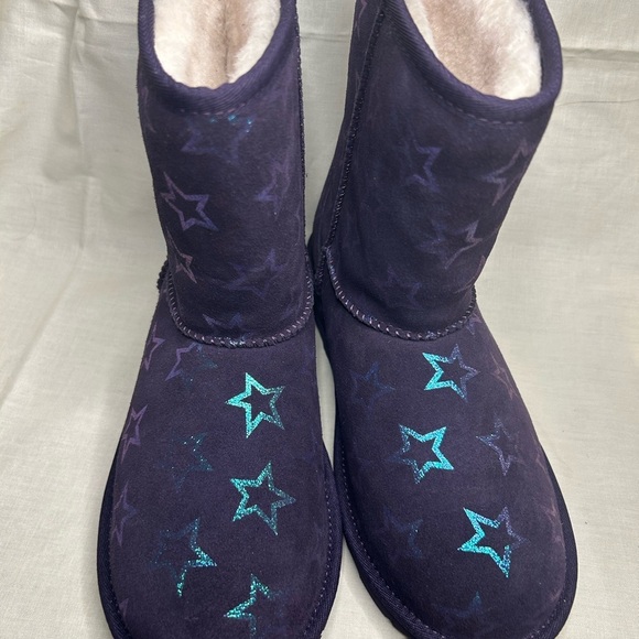 Youth UGG Classic II Iridescent Stars Nightshade/Purple Boots (NWT) - Picture 7 of 8